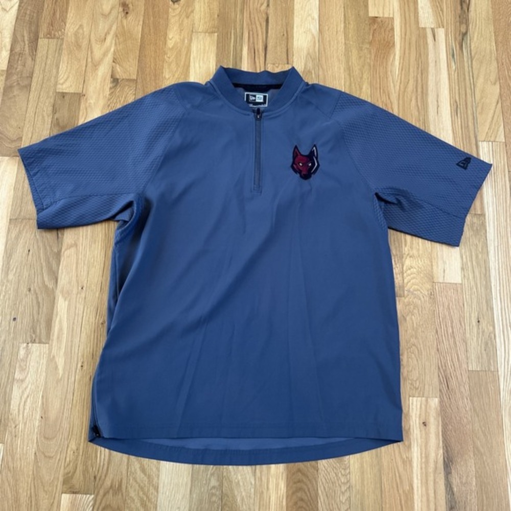 New Era  ahort sleeve cage‎ jacket 1/4 zip up wolfpack Size Large. NWOT